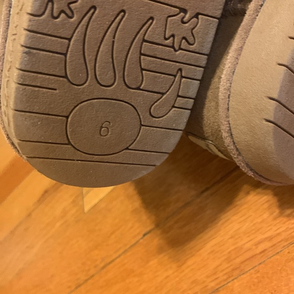 Bearpaw Boots - Picture 6 of 7